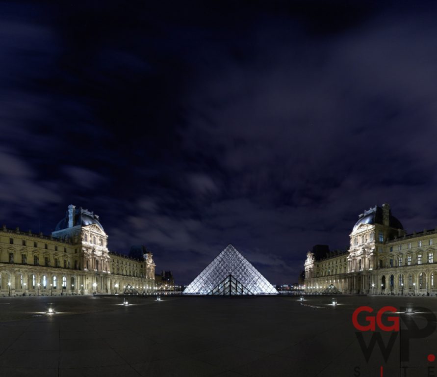 Ночной Лувр